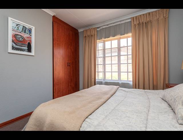 3 BEDROOM CLUSTER TO LET IN NEW MARKET